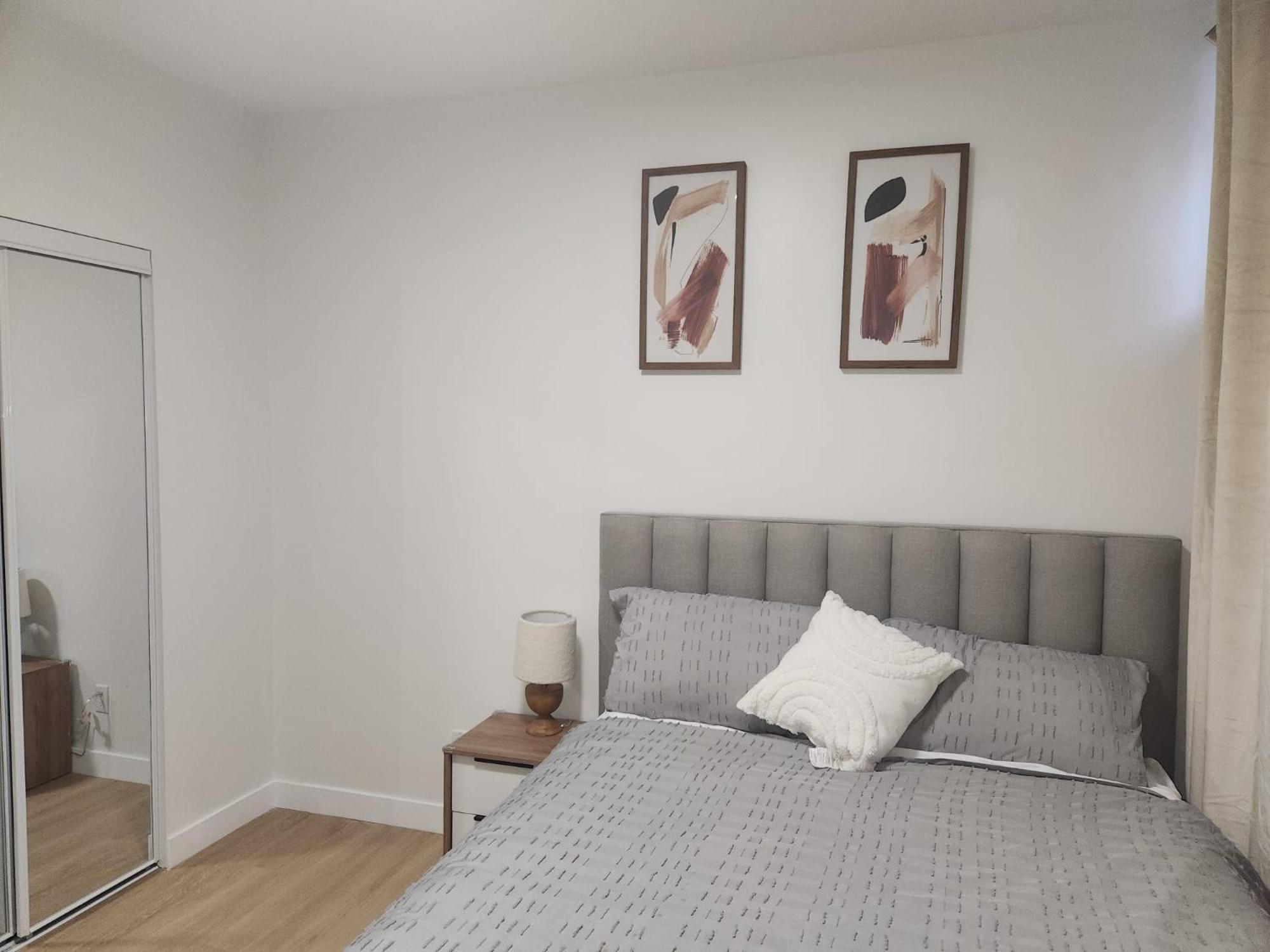 Brand New Deluxe 2 Bedroom Suite With Ac & Den YYC Exterior foto