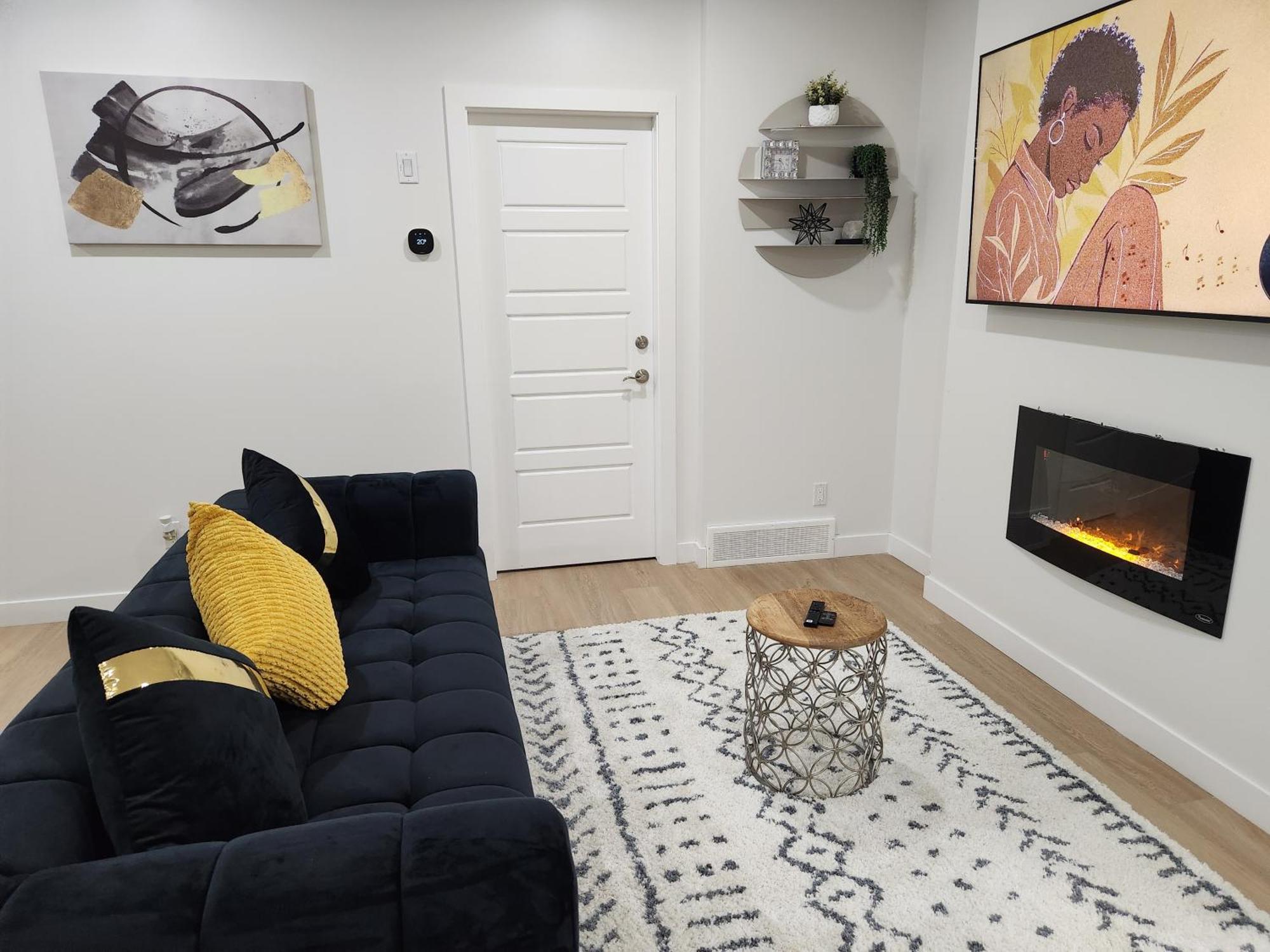 Brand New Deluxe 2 Bedroom Suite With Ac & Den YYC Exterior foto